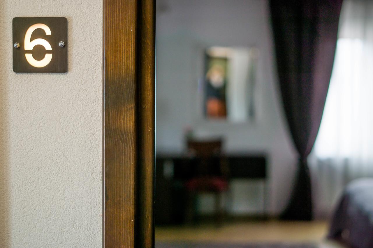 Готель Nest Дробета-Турну-Северин Екстер'єр фото